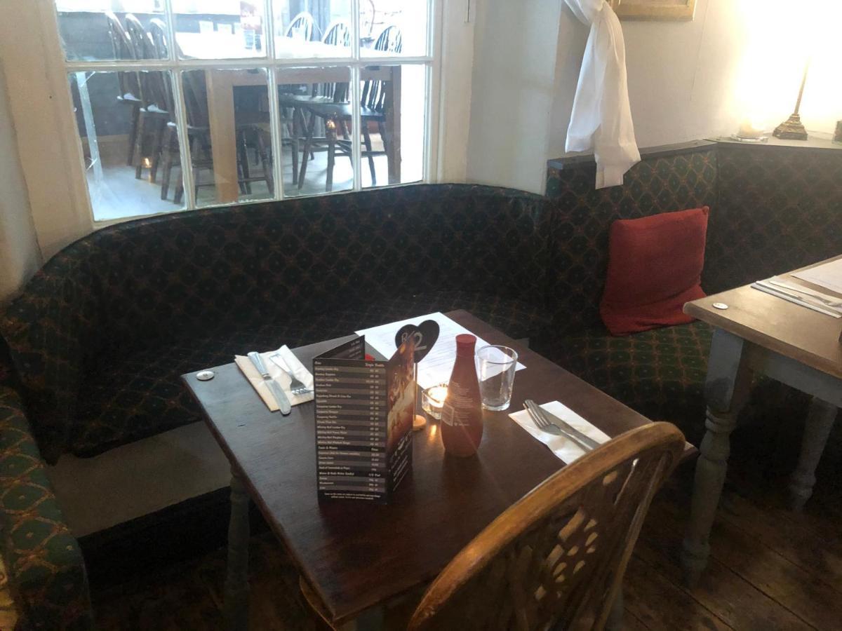 The Royal Oak Inn, Wetton Экстерьер фото